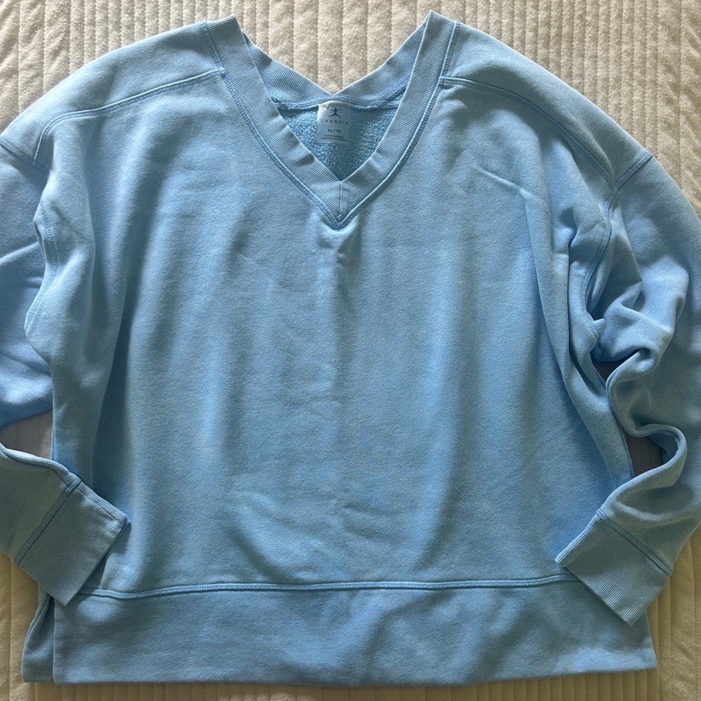 Danskin Carolina Blue Waist Length Sweatshirt XL